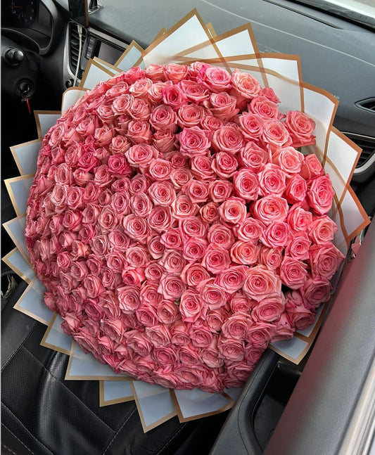 Huge pink roses bouquet